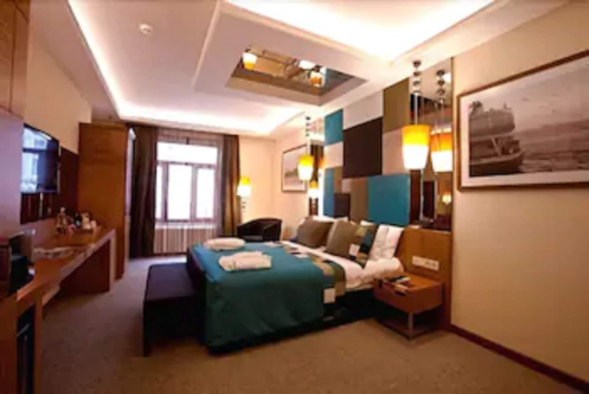 Collage Pera Hotel Istanbul Eksteriør billede