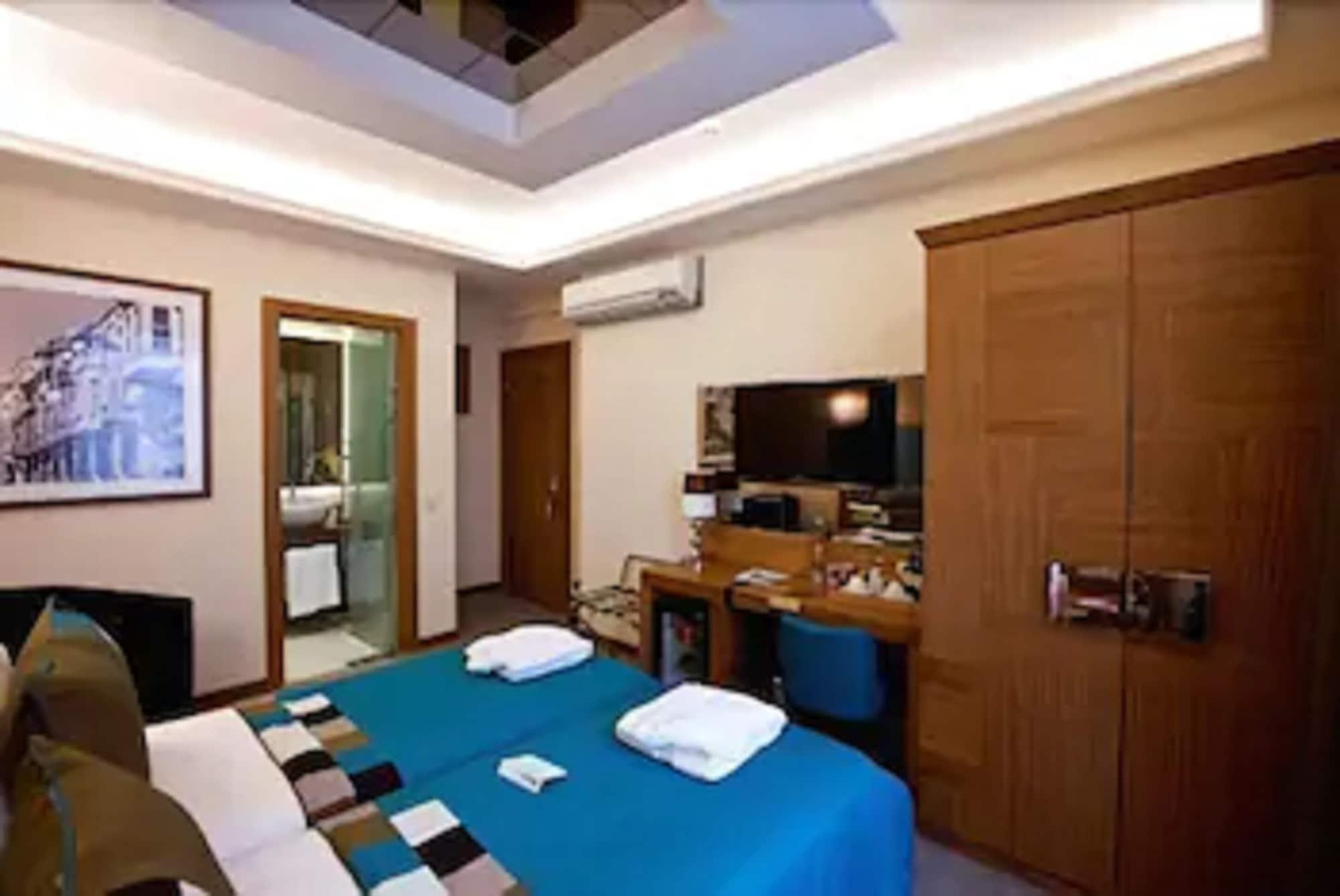 Collage Pera Hotel Istanbul Eksteriør billede