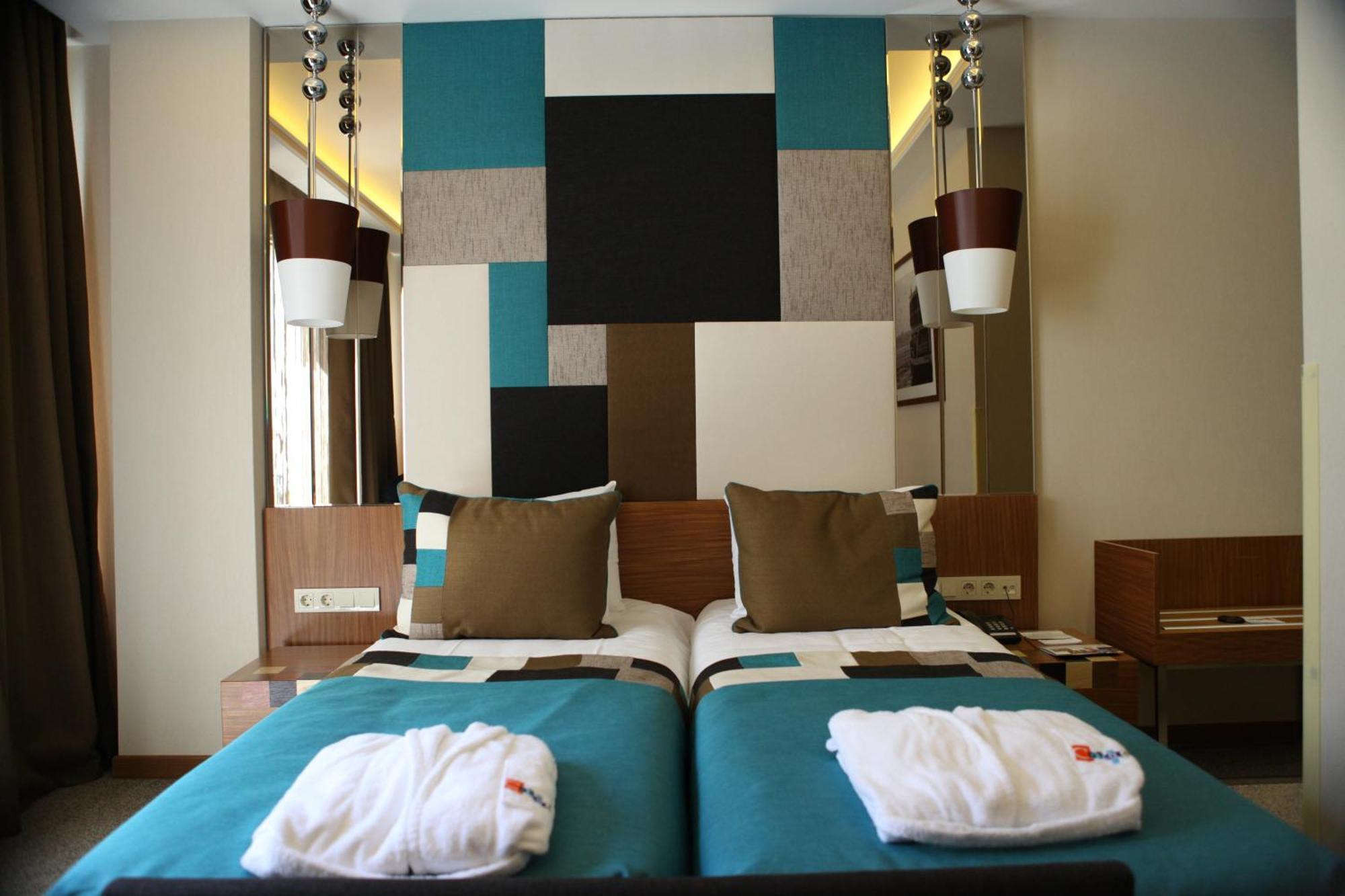 Collage Pera Hotel Istanbul Eksteriør billede