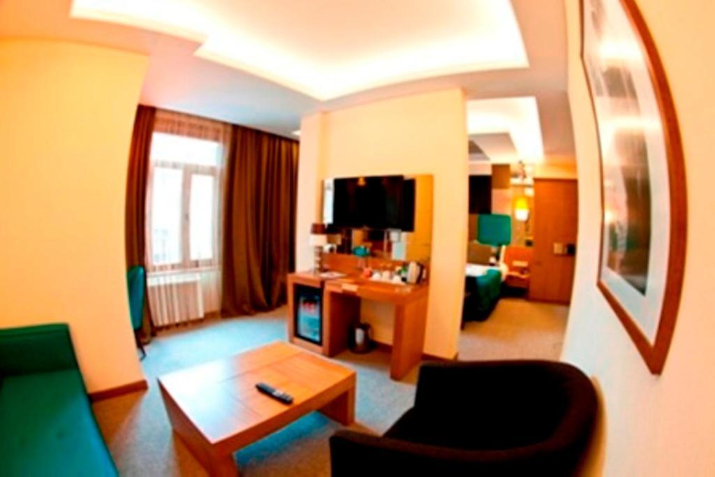 Collage Pera Hotel Istanbul Værelse billede