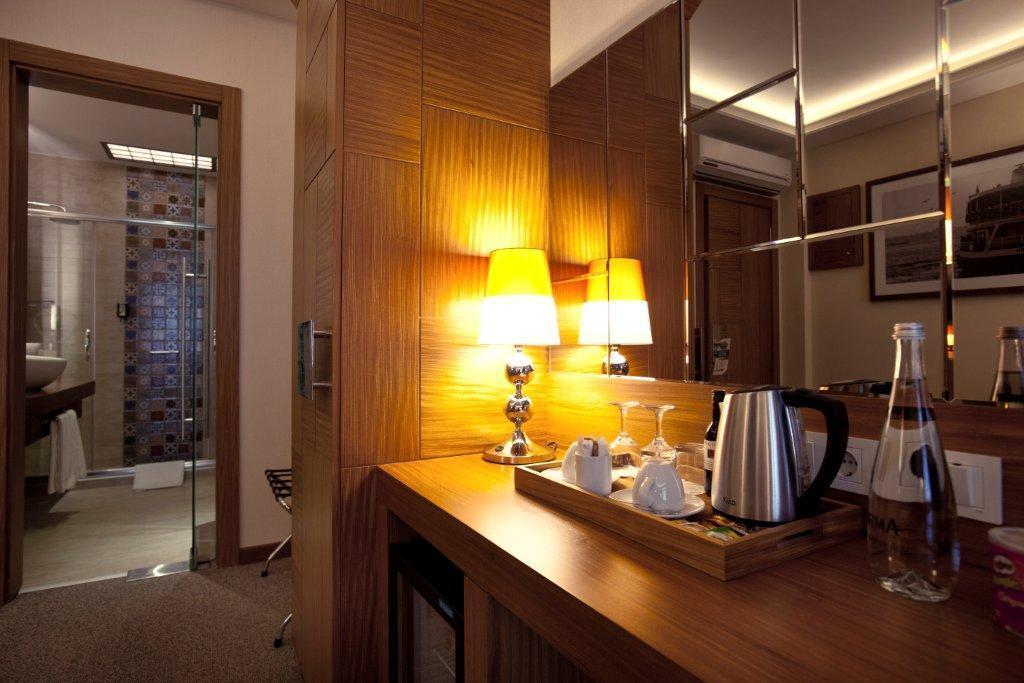 Collage Pera Hotel Istanbul Eksteriør billede